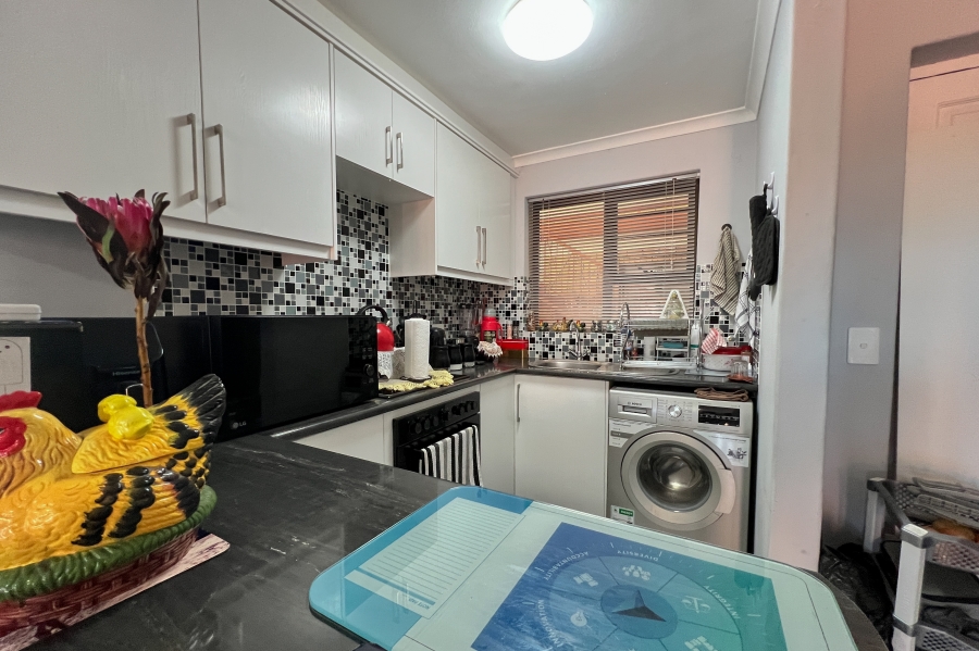 2 Bedroom Property for Sale in Morgenster Western Cape
